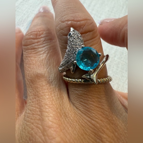 Elegant Silver Dolphin Ring with Blue Gemstone size 8 - Picture 6 of 6
